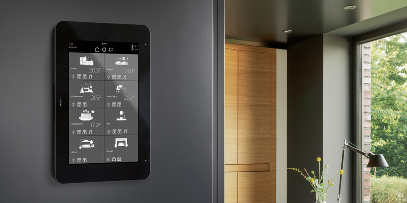 JUNG Smart Panel 8 bei CR Elektroanlagen in Starnberg