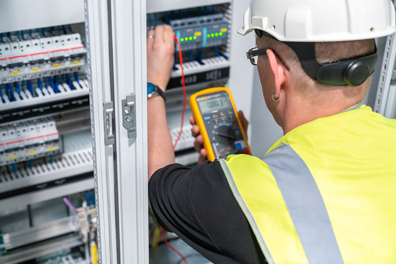Elektroanlagen-Kontrolle bei CR Elektroanlagen in Starnberg