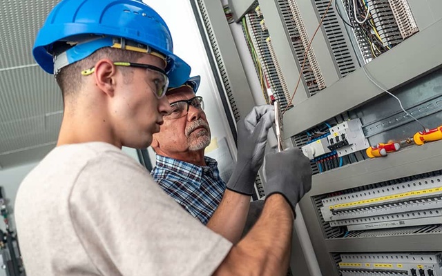 Ausbildung bei CR Elektroanlagen in Starnberg