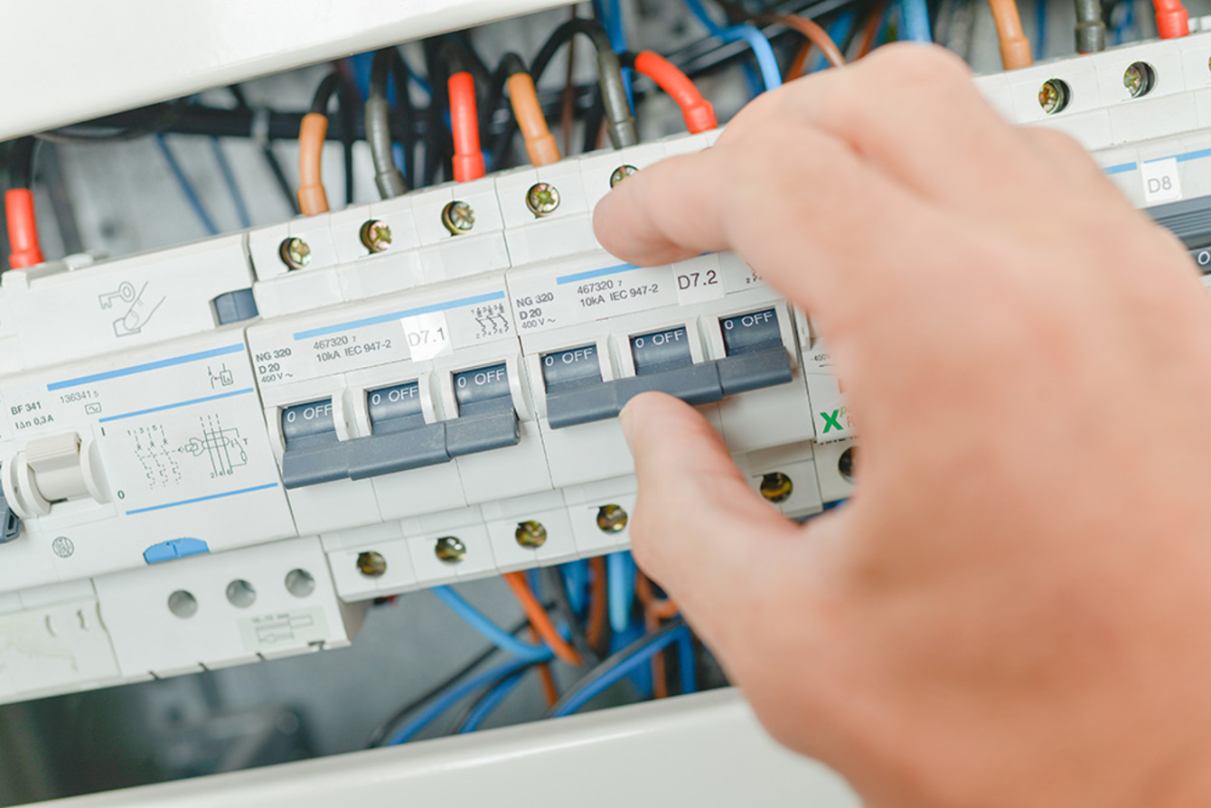 Elektro­installation bei CR Elektroanlagen in Starnberg
